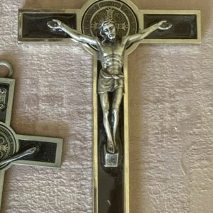 Grande croix de Saint Benoît - croix de protection maléfices 18 cm