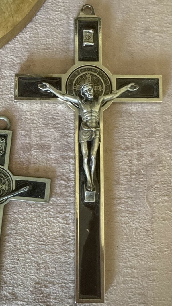 Grande croix de Saint Benoît - croix de protection maléfices 18 cm