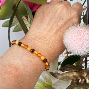 Bracelet Ambre 3 couleurs 3-4mm - origine de la mer des Baltiques - Bijou artisanal en véritable ambre. Boutique La Porte des Secrets
