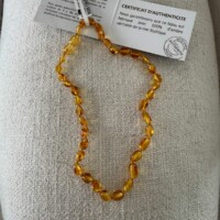 Collier bébé en ambre miel naturel 32-33 cm – Ambre de la Baltique. Boutique La Porte des Secrets