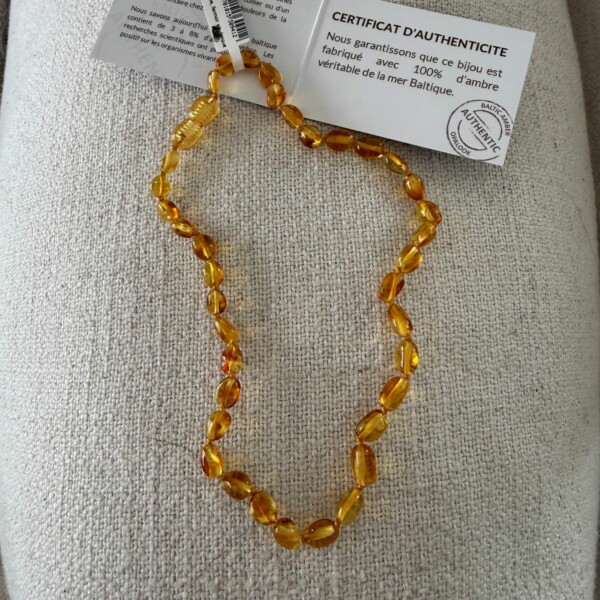 Collier bébé en ambre miel naturel 32-33 cm – Ambre de la Baltique. Boutique La Porte des Secrets