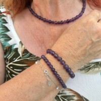 Collier et bracelet en Améthyste naturelle du Brésil. 2 modelés de bracelet - Parure vendue avec un seul bracelet au choix.