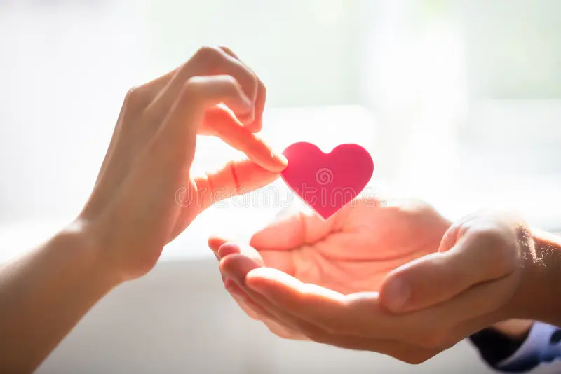Offrir, ouvrir ou donner son coeur avec gratitude, et bienveillance - Boutique La Porte des Secrets