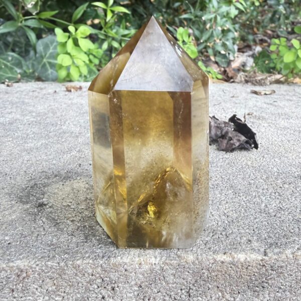 Quartz fumé pointe polie Madagascar- quartz naturel qualité double Extra. Boutique La Porte des Secrets